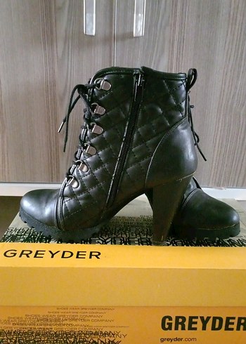 Siyah Deri Yüksek Topuklu Gösterişli Kadın Bot - Görsel 3