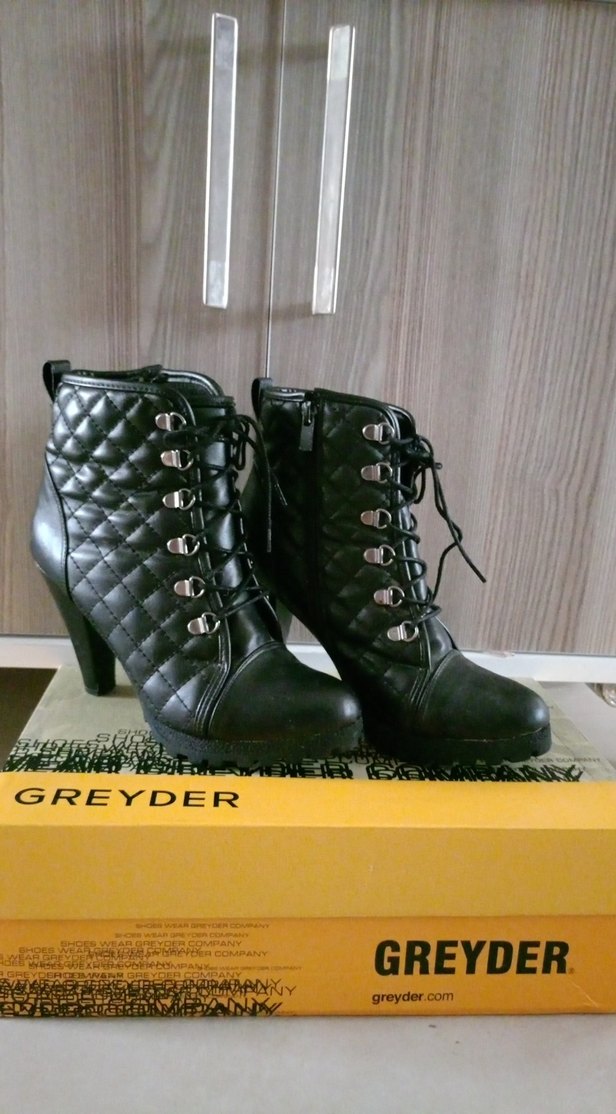 Siyah Deri Yüksek Topuklu Gösterişli Kadın Bot - Görsel 2