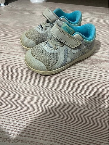 Bebek spor ayakkabı