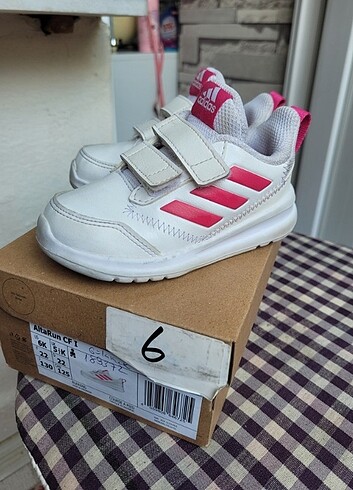 22 Beden beyaz Renk Adidas Kız Bebek Ayakkabı 