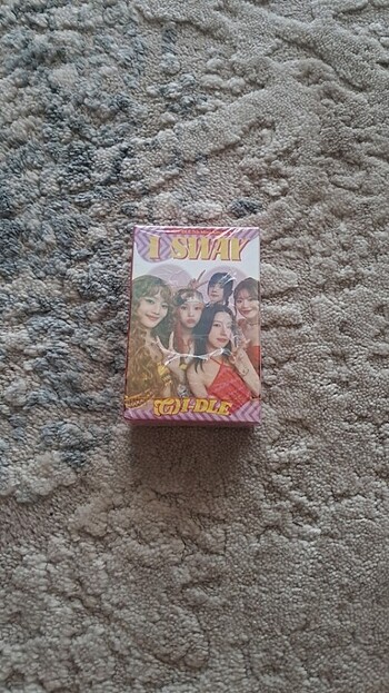 Diğer G-idle fotocard