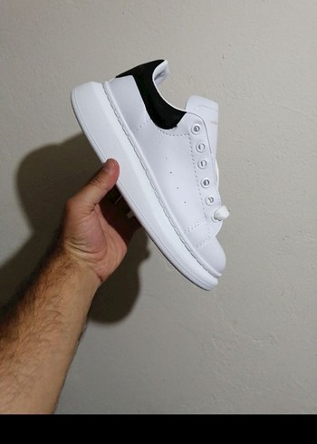 Alexander McQueen spor ayakkabı