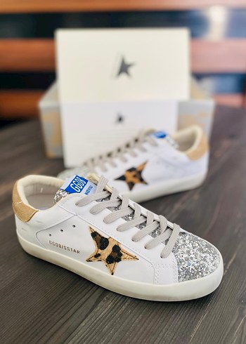 Golden Goose Deluxe 37