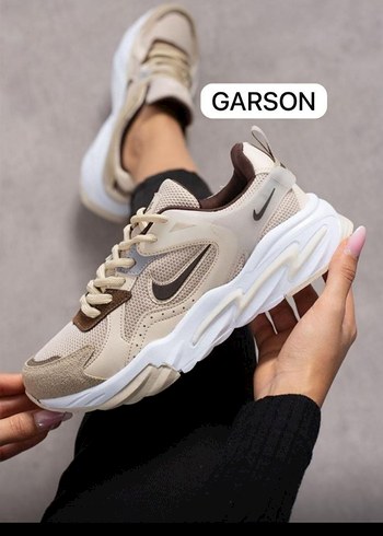 Nike bej unisex spor ayakkabı