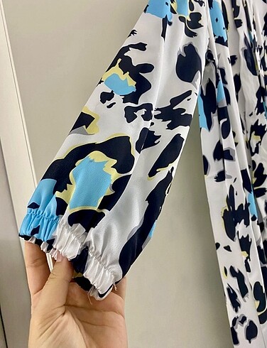 Beyaz saten şık elbise - Görsel 2