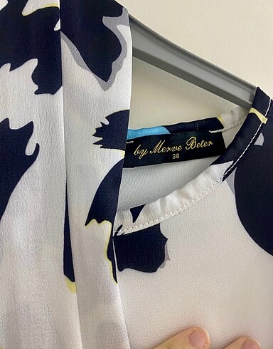 Beyaz saten şık elbise - Görsel 4