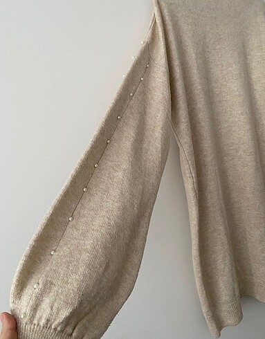 Kadın krem rengi incili kazak - Görsel 6