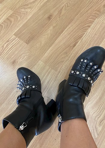 Siyah Deri Gotik Tokalı Topuklu Bot - Görsel 6