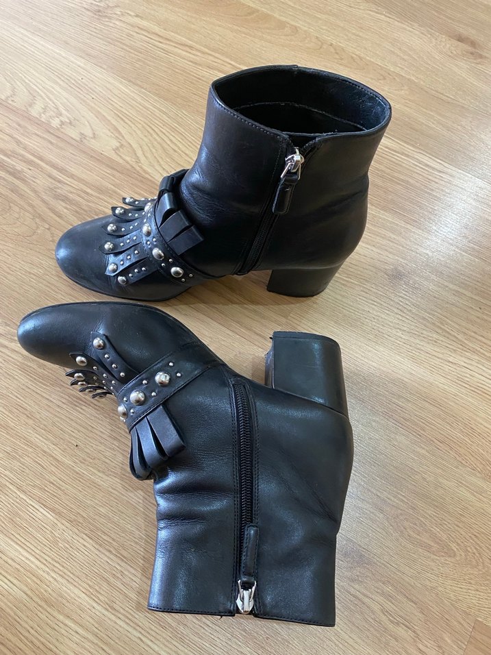 Siyah Deri Gotik Tokalı Topuklu Bot - Görsel 3