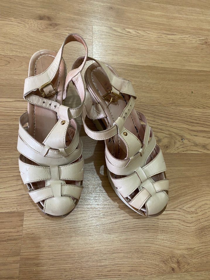 Beyaz Tokalı Kadın Dolgu Topuklu Ayakkabı - Görsel 5