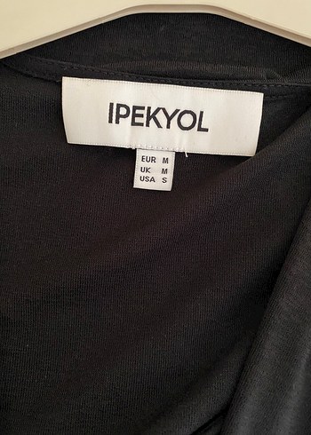 Drapeli Siyah Kolsuz Kadın Bluz - Görsel 3