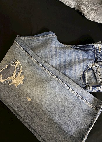 Bershka yırtık kot pantolon