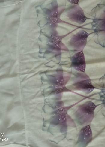 m Beden Baskılı Beyaz Batik Desenli Bluz
