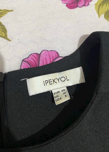 Düğmeli Siyah Nakışlı Midi Elbise - Görsel 2