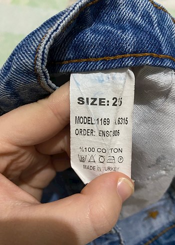 YırtmaçlıDesenli Mavi Bol Kesim Kadın Jean - Görsel 3