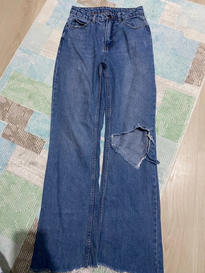 YırtmaçlıDesenli Mavi Bol Kesim Kadın Jean - Görsel 2