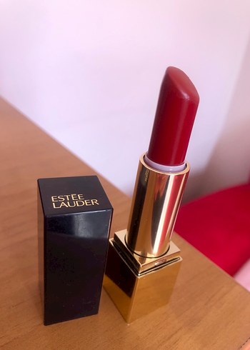 Este Lauder Ruj - Görsel 4