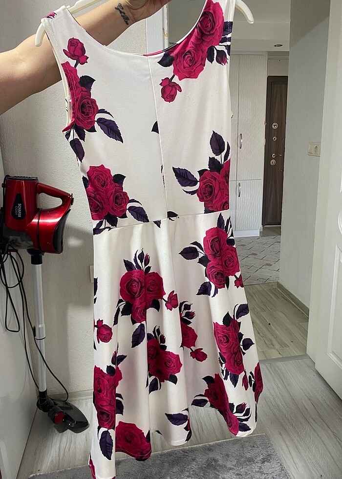 Çiçekli elbise - Görsel 2