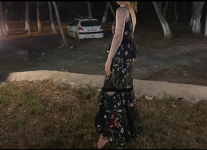 Raisa Vanessa gece elbisesi