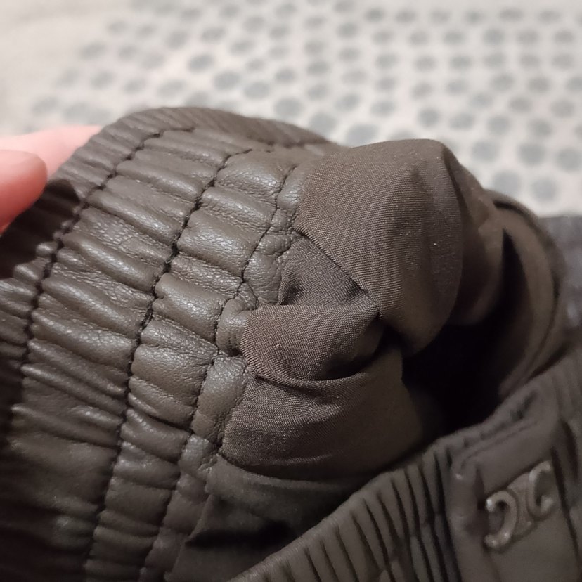 céline logolu mini deri şort - Görsel 3