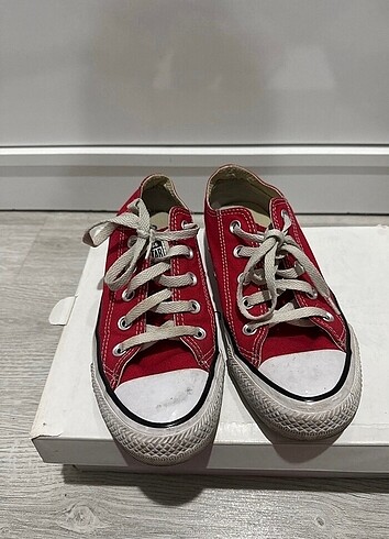 Kirmizi converse