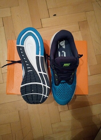 Nike sıfır spor ayakkabısı - Görsel 2