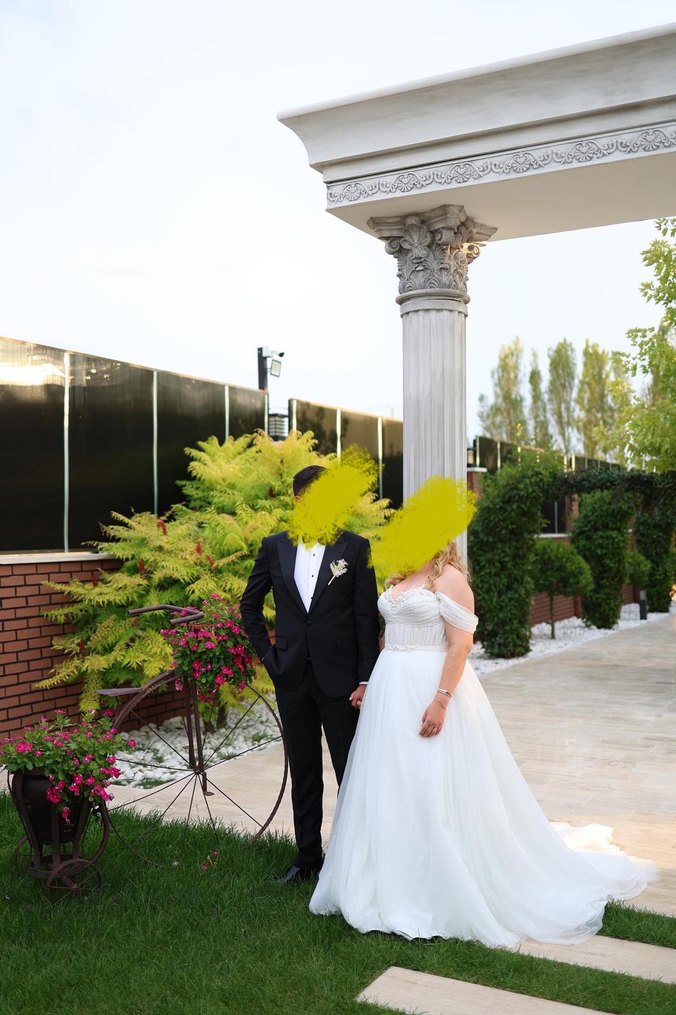 Dai Marka Tüllü Düşük Omuzlu Gelinlik - Görsel 4