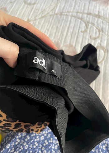 Zincir Detaylı Siyah Yılan Desenli Kadın Kumaş Pantolon - Görsel 6