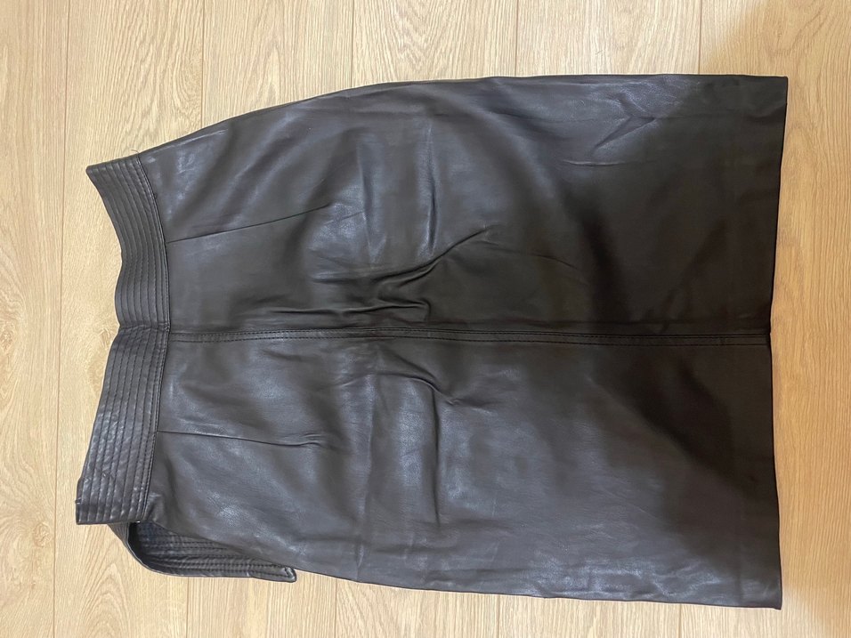 Kadın Siyah Deri Midi Şort Kemerli - Görsel 4