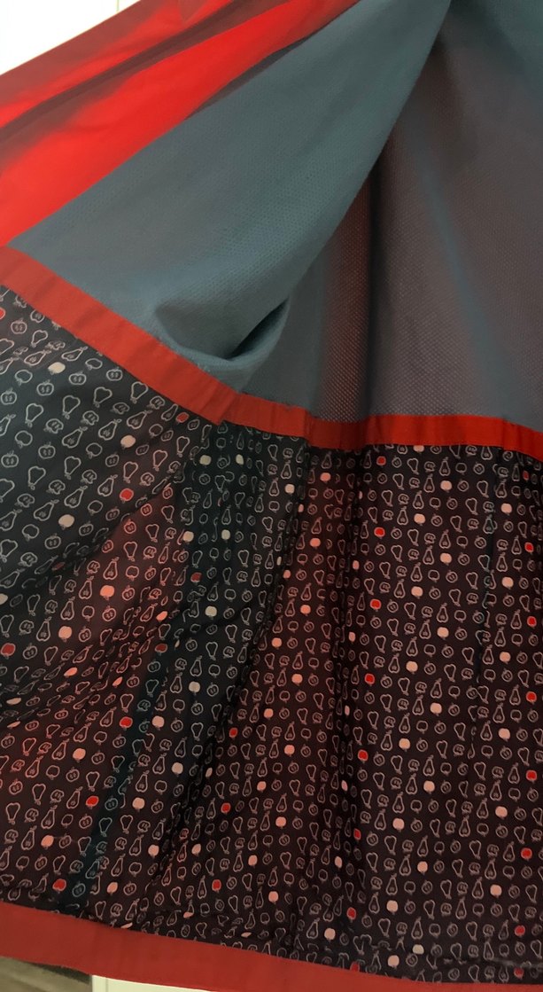 Kırmızı Midi Boy Düğmeli Kadın Yağmurluk - Görsel 3