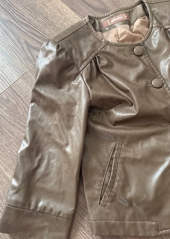 Düğmeli Kısa Kahverengi Deri Ceket - Görsel 5