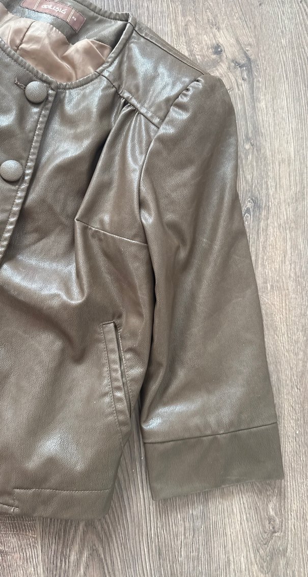 Düğmeli Kısa Kahverengi Deri Ceket - Görsel 4