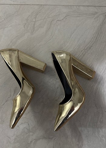 Bertocci Altın Rengi Tokalı Stiletto - Görsel 2