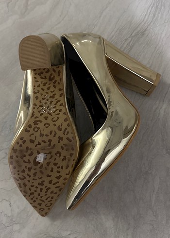 Bertocci Altın Rengi Tokalı Stiletto - Görsel 3