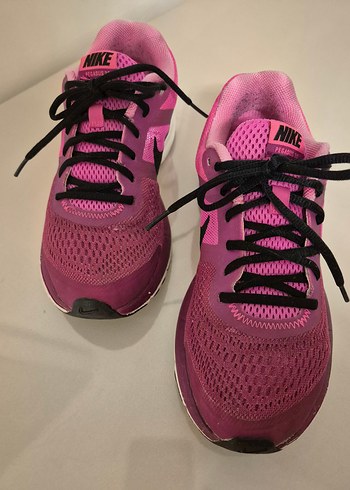 Pembe Nike Bağcıklı Kadın Spor Ayakkabı