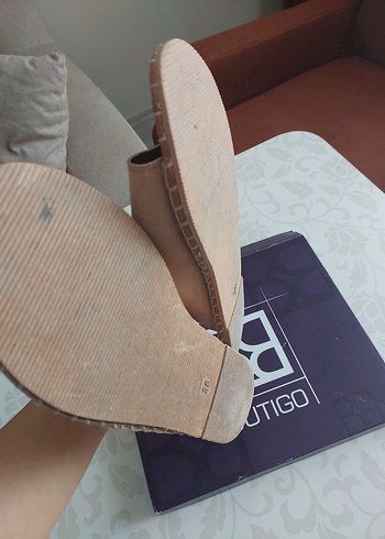 39 Beden Bej Süet Püsküllü Kadın Dolgu Topuk Terlik