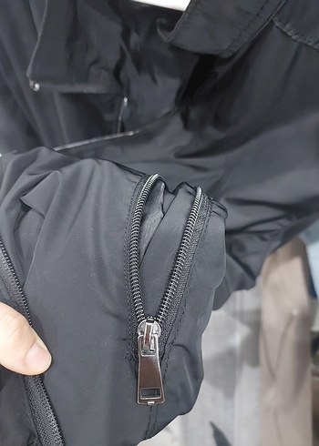 Dar Kesim Siyah Deri Kısa Ceket - Görsel 4