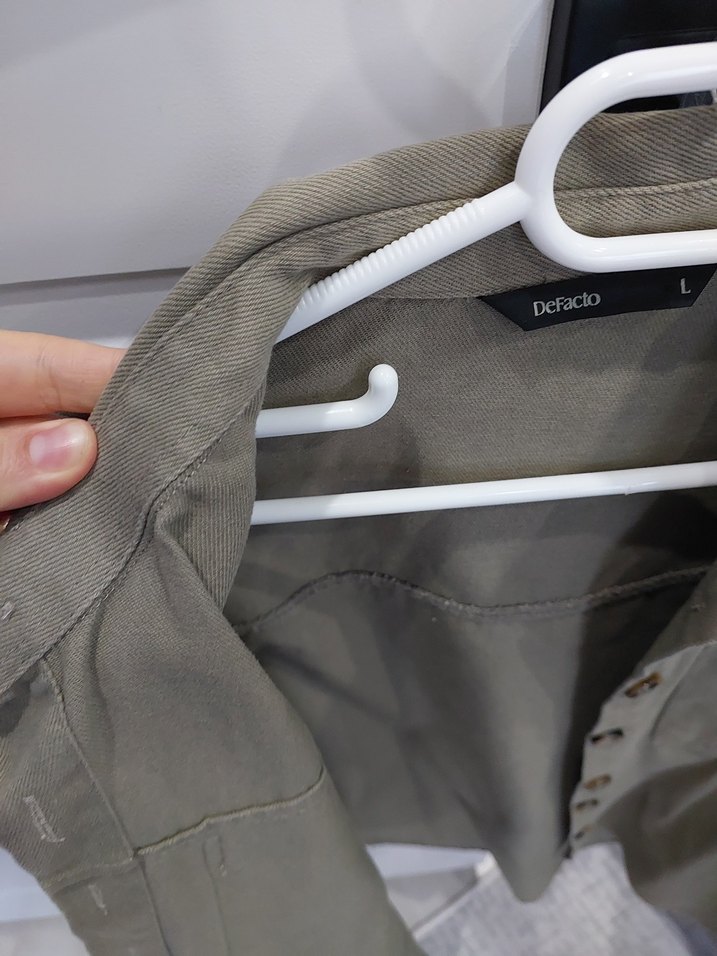 Düğmeli Bej Kadın Keten Gömlek - Görsel 2