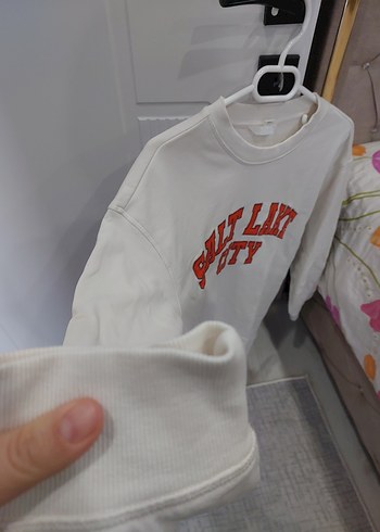 Beyaz Pamuklu Kısa Sweatshirt - Görsel 3