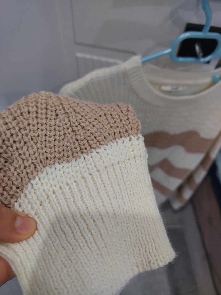 Bej Çizgili Örgü Kadın Kazak - Görsel 2