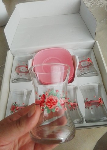 LAV marka.. Pembe Çiçek Desenli 6 Çay Bardağı 6 Çay tabağı seti