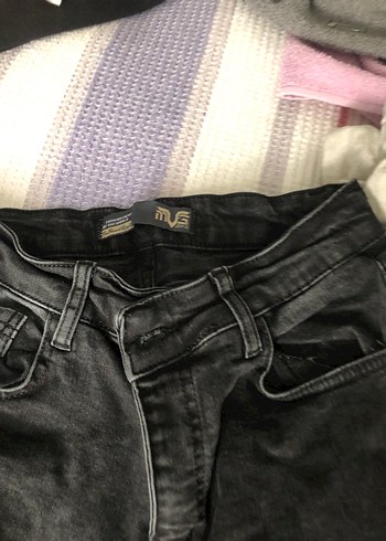 m Beden Siyah Yırtık Detaylı Kadın Denim Pantolon