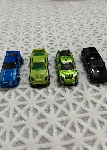  Beden Renk Çok Renkli Mini Oyuncak Arabalar Seti