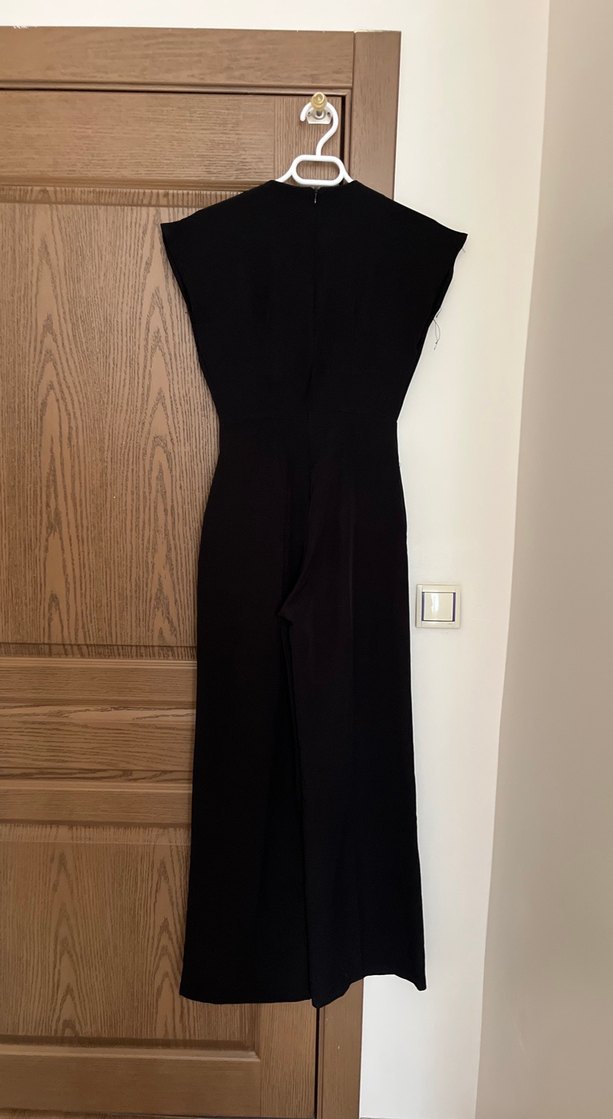 Siyah V Yaka Uzun Drapeli Tulum - Görsel 3