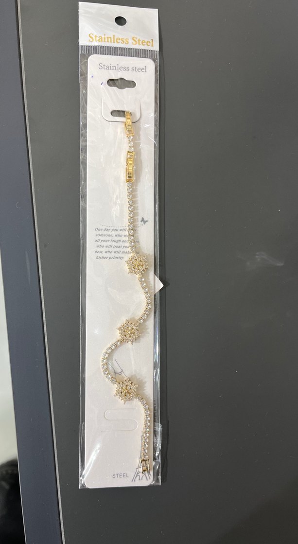 Çelik Zincir Detaylı Altın Renk Kadın Bileklik - Görsel 4