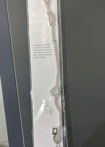 Çelik Zincir Detaylı Beyaz Kadın Bileklik - Görsel 2