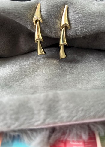 Altın Renk Uzun Püsküllü Kadın Küpeler - Görsel 3