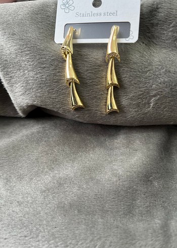 Altın Renk Uzun Püsküllü Kadın Küpeler - Görsel 2