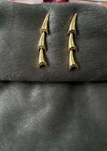 Altın Renk Uzun Püsküllü Kadın Küpeler - Görsel 4