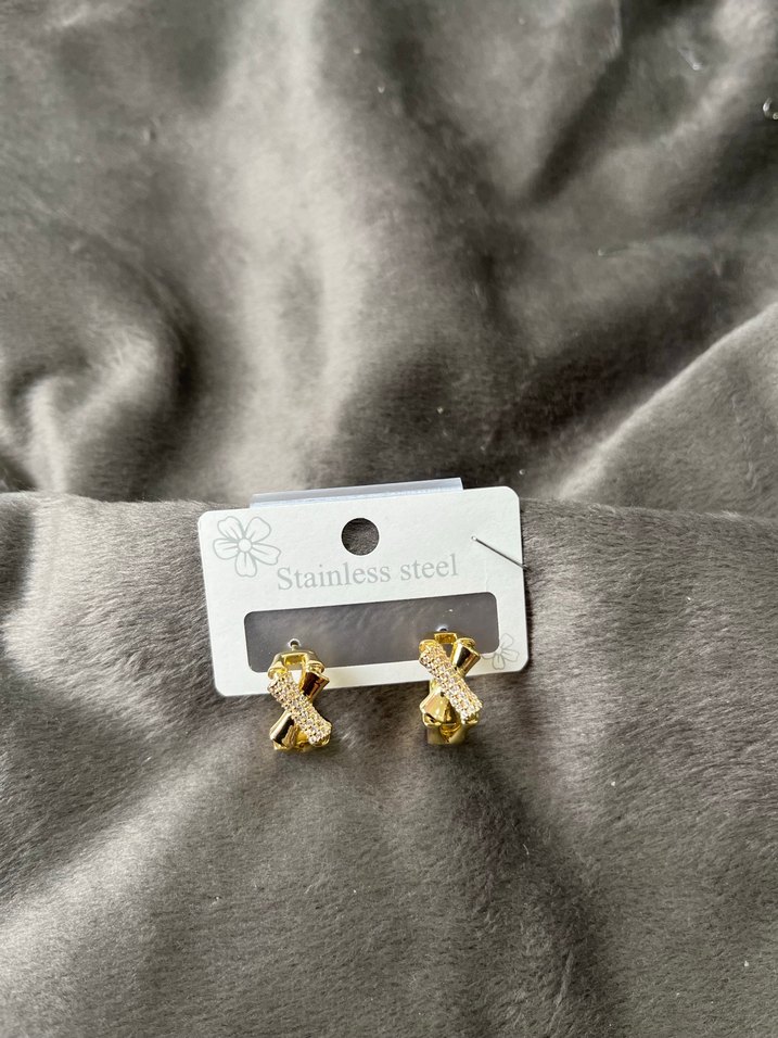 Altın Renkli Mini Payetli Kadın Küpeleri - Görsel 2